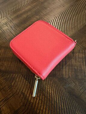 Thirty-One “Jewell” Wallet – Coral Zip Around Square